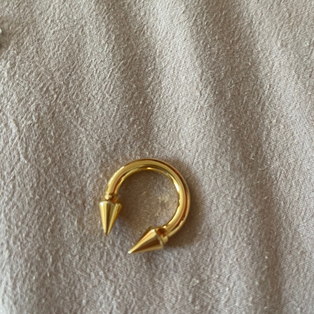Ring - Picture 2 of 4